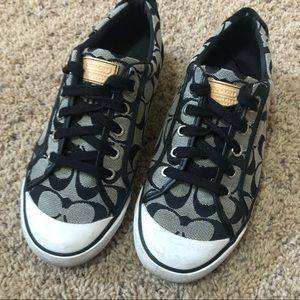 Authenticate coach shoes